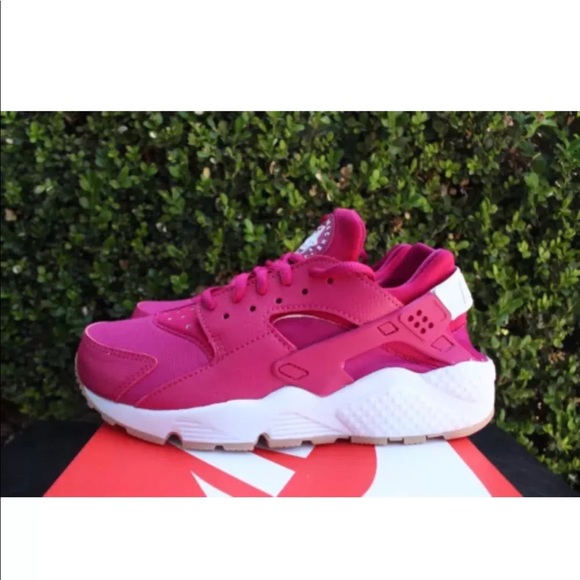 Nike Shoes - Huarache 🏃‍♀️🏃🏻‍♀️🏃🏼‍♀️🏃🏽‍♀️🏃🏾‍♀️🏃🏿‍♀️